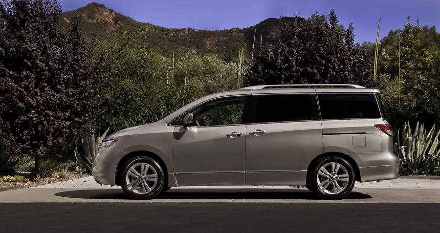  Nissan Quest 2011 года  (фото 23 из 32)